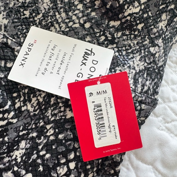SPANX Other - SPANX Black and White faux Snakeskin Leggings MEDIUM